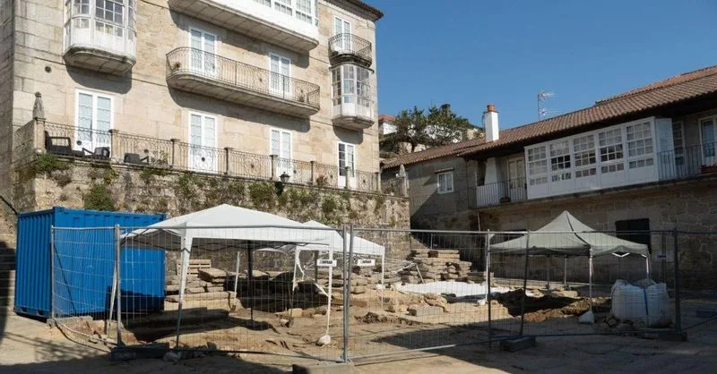 Tui destina fondos para expropiar terrenos y ampliar el CEIP nº1 con nueva zona verde