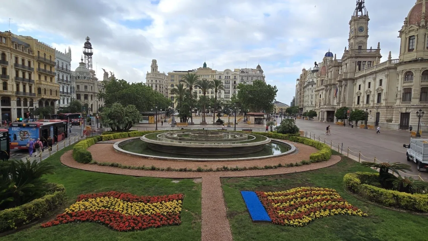 Valencia instala siete monumentos florales y coros para celebrar el 700 aniversario del Corpus