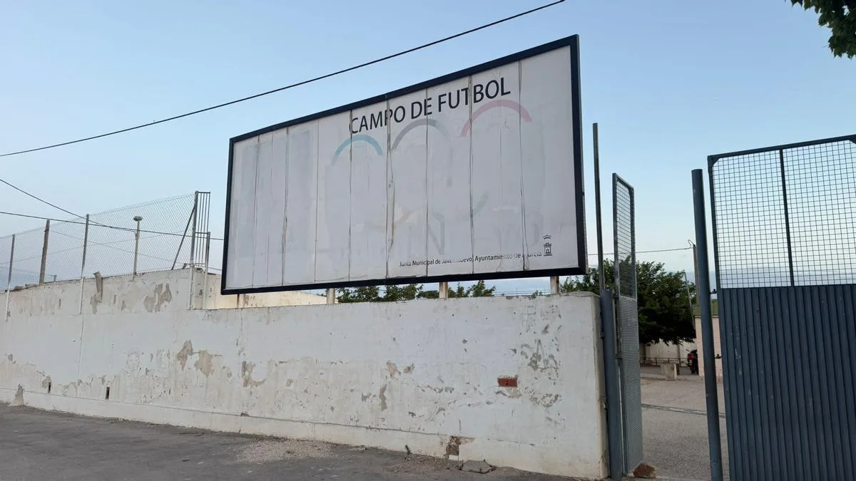 Vandalismo en el campo Rafa Mir tras condena por agresión sexual al futbolista