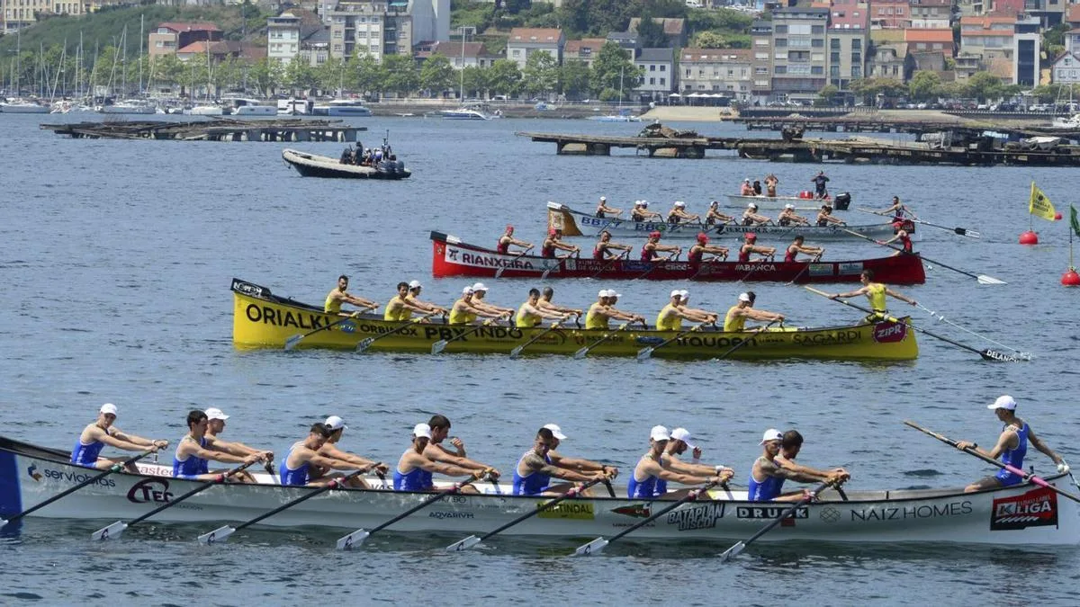 Vila de Cangas se consagra como el mejor equipo gallego en el Campeonato de España de traineras