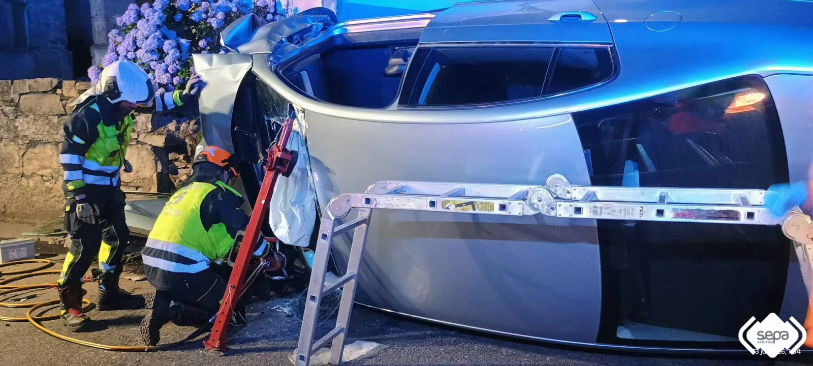 Accidente en El Pedregal deja un conductor herido tras chocar contra una iglesia