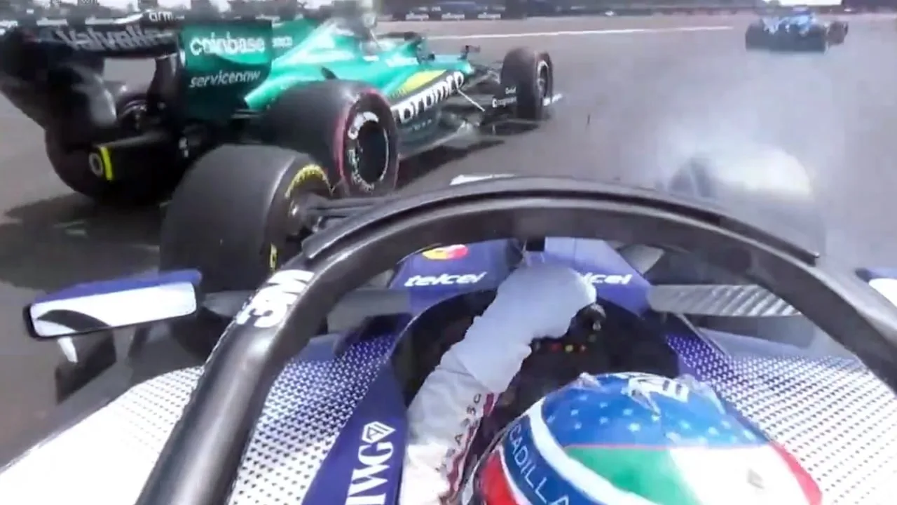 Checo Pérez atribuye a una ráfaga de viento su toque con Fernando Alonso en Silverstone