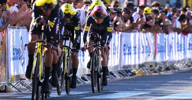 Jonas Vingegaard lidera el Tour de Francia tras victoria en la contrarreloj por equipos