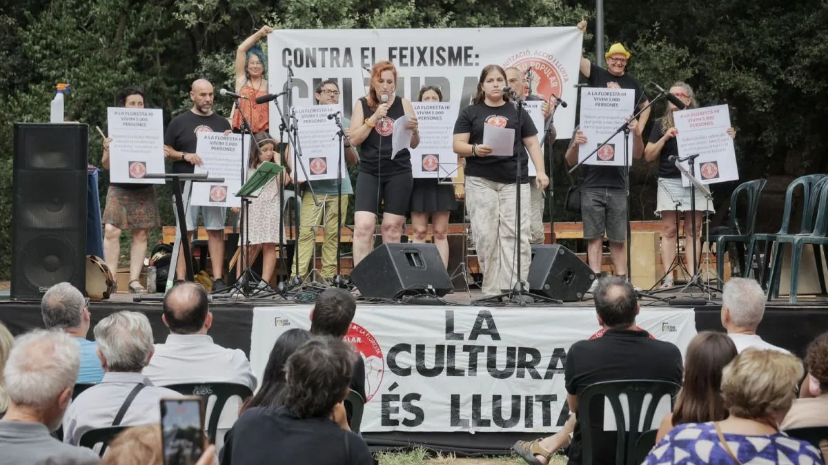 La Floresta reclama un acceso justo a la vivienda en el inicio de su Fiesta Mayor