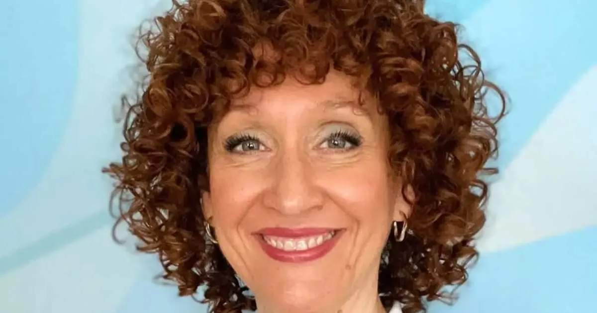 La rutina esencial para cabello rizado según la experta Conchi Arias