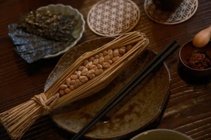 Natto, el fermentado japonés que mejora huesos y corazón gracias a la vitamina K2