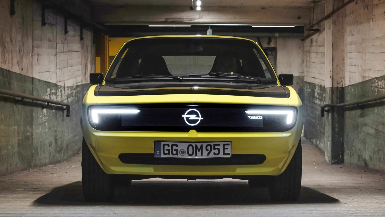 Opel analiza revivir sus modelos icónicos con diseños eléctricos inspirados en el éxito del Renault 5
