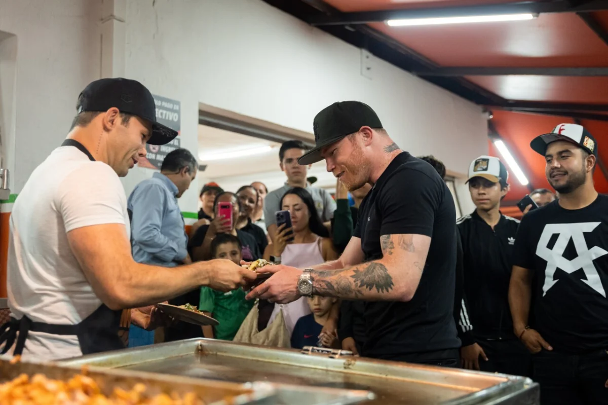El Canelo lanza desafío culinario: trompo de pastor para los valientes