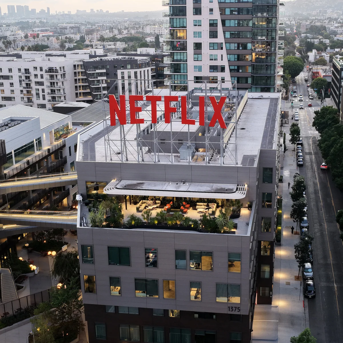 Netflix se posiciona como líder en streaming tras adquirir Warner Bros por $83 mil millones